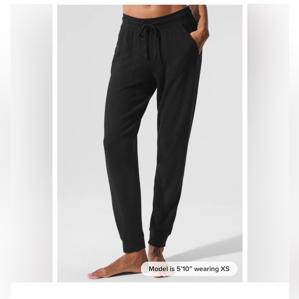 NWT Alo Yoga Soho Sweatpants black Small S